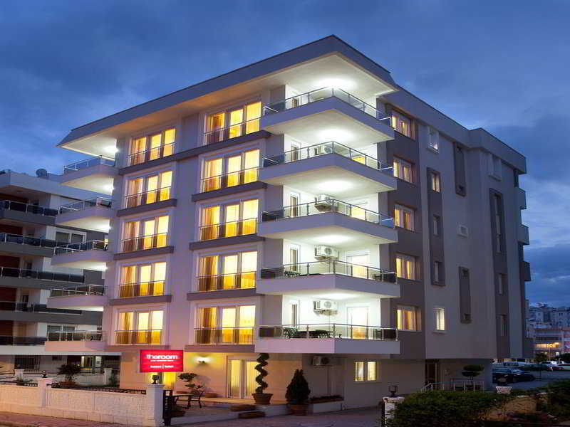 Aparthotel The & 3*