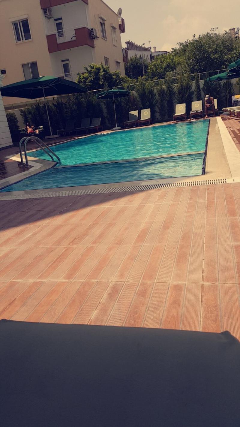 S White Hotel