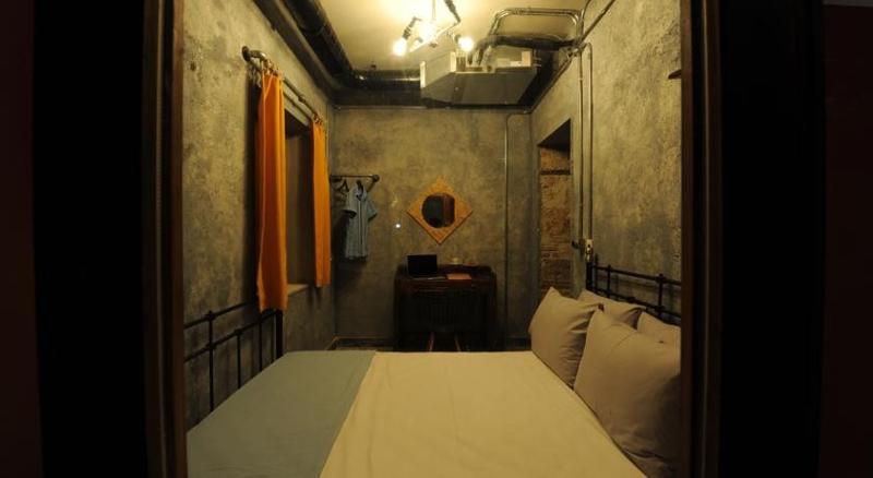 Hostel Role Street *