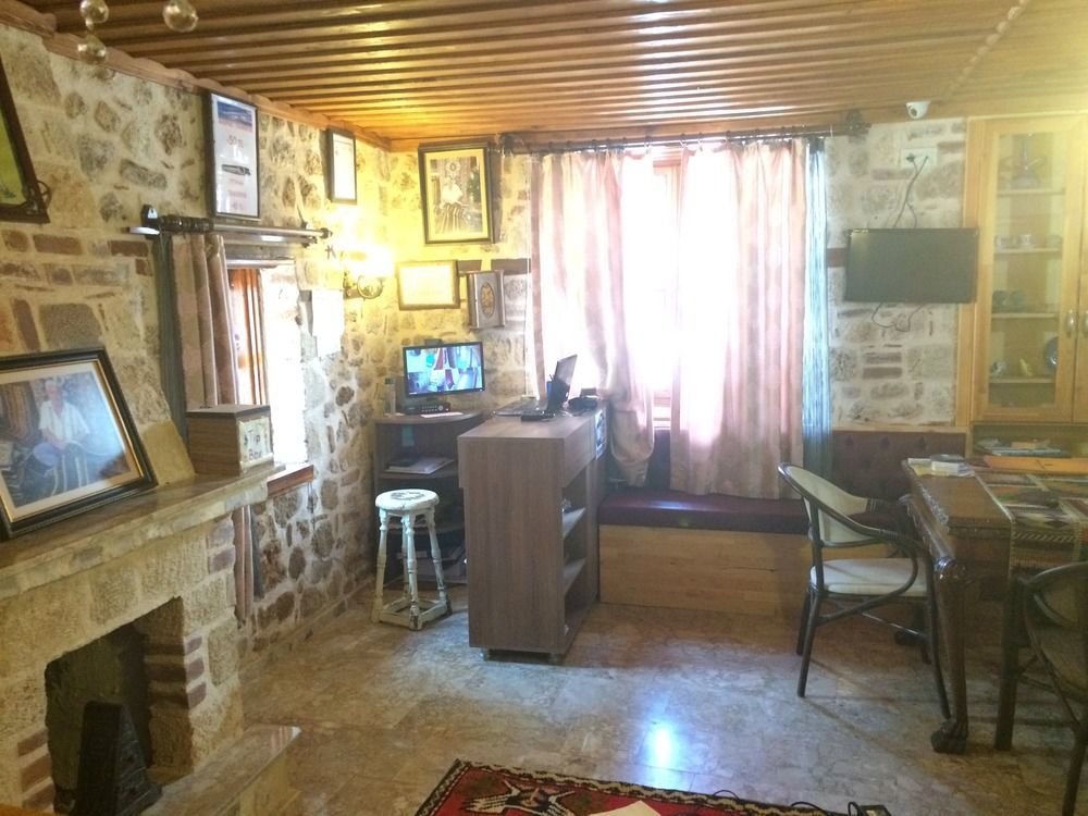 Casa Franco Old Town Hotel 2*