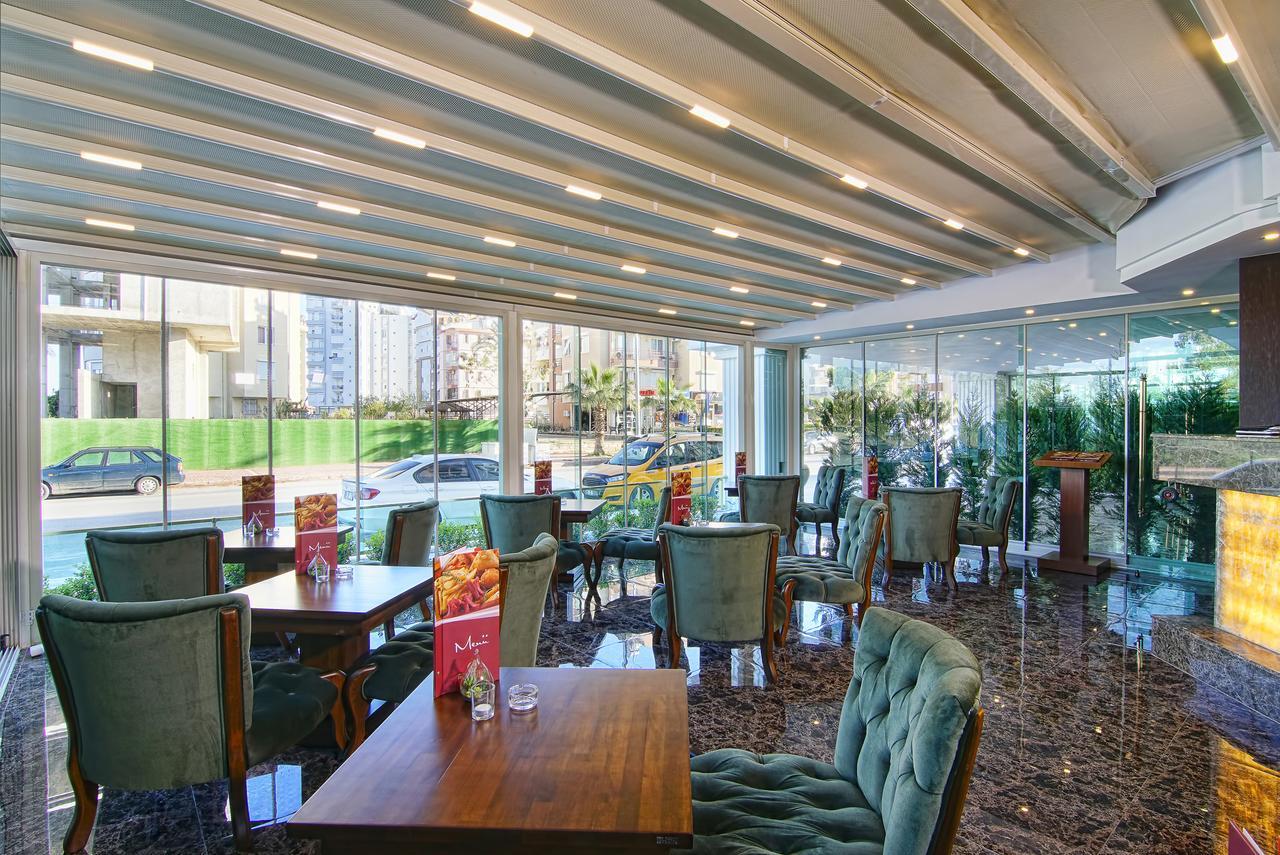 Hotel S White 3*