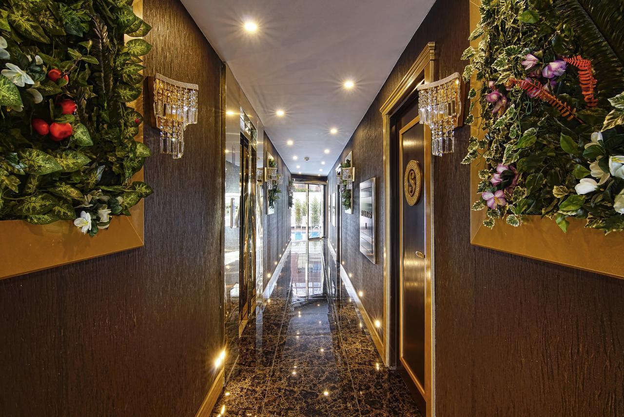 S White Hotel
