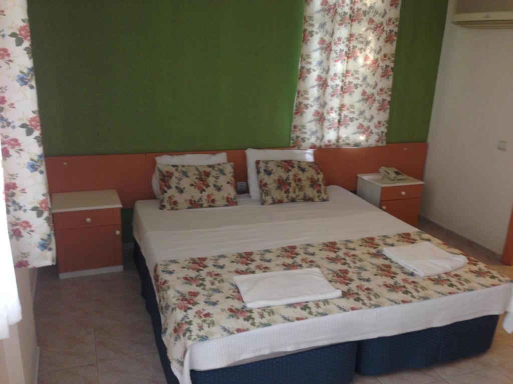 Granada Otel