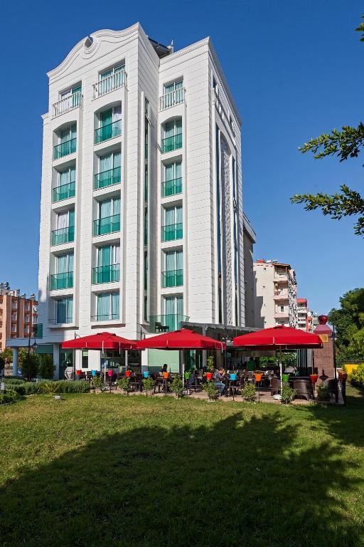 Aparthotel The &