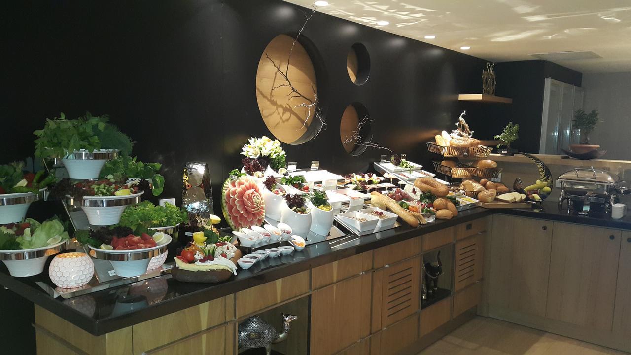 Otel Sky 3*
