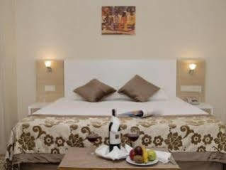 Pamira Hotel