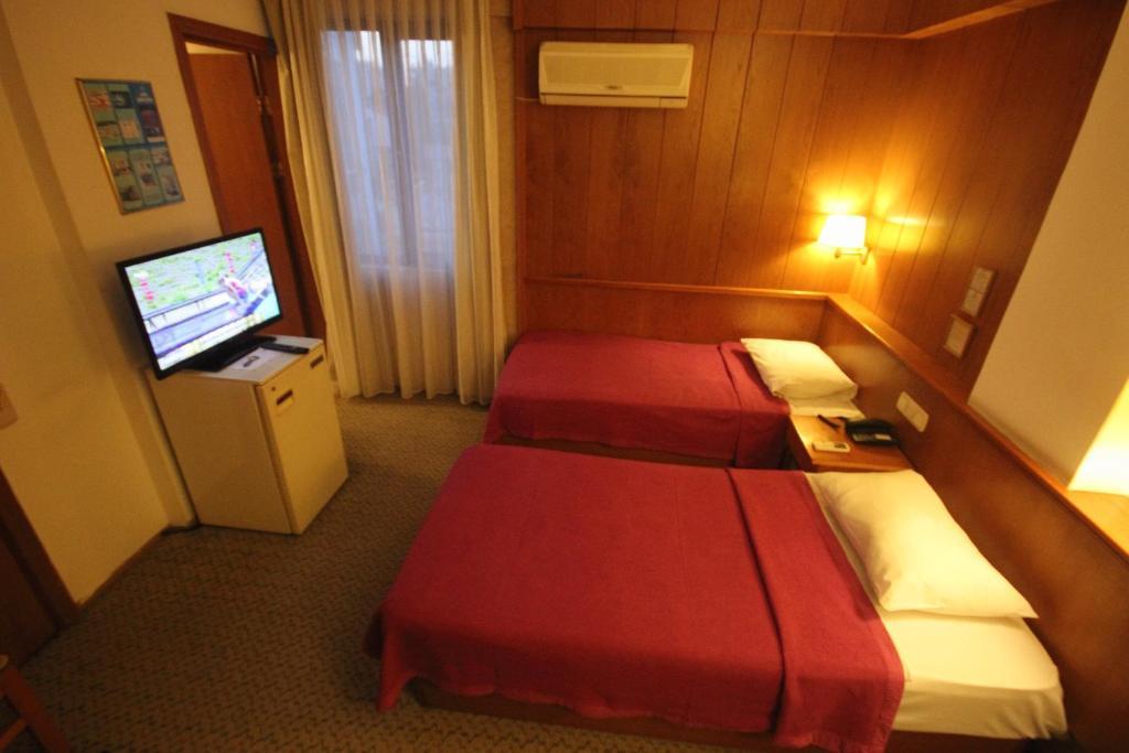 Güleryüz Otel 2*