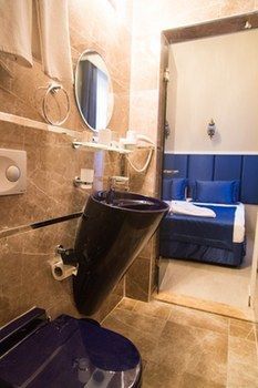 Mia Hotel 3*