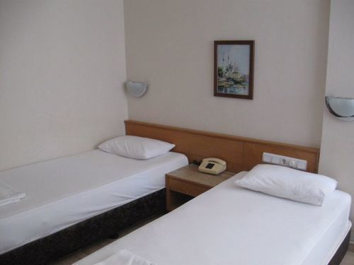 Hotel Isinda 3*