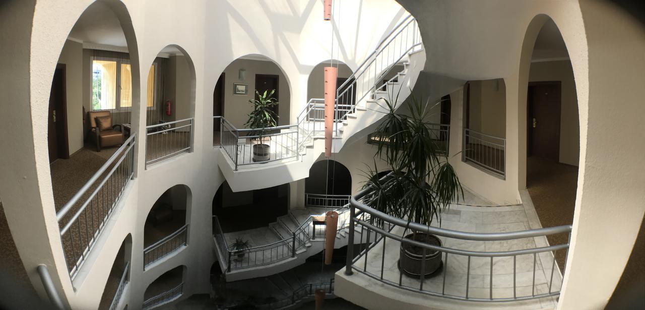 Hotel Ataer 2*