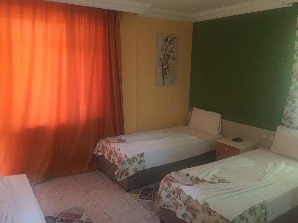 Granada Otel