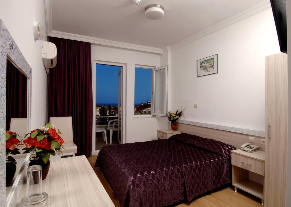 Hotel Lara Diamond 3*