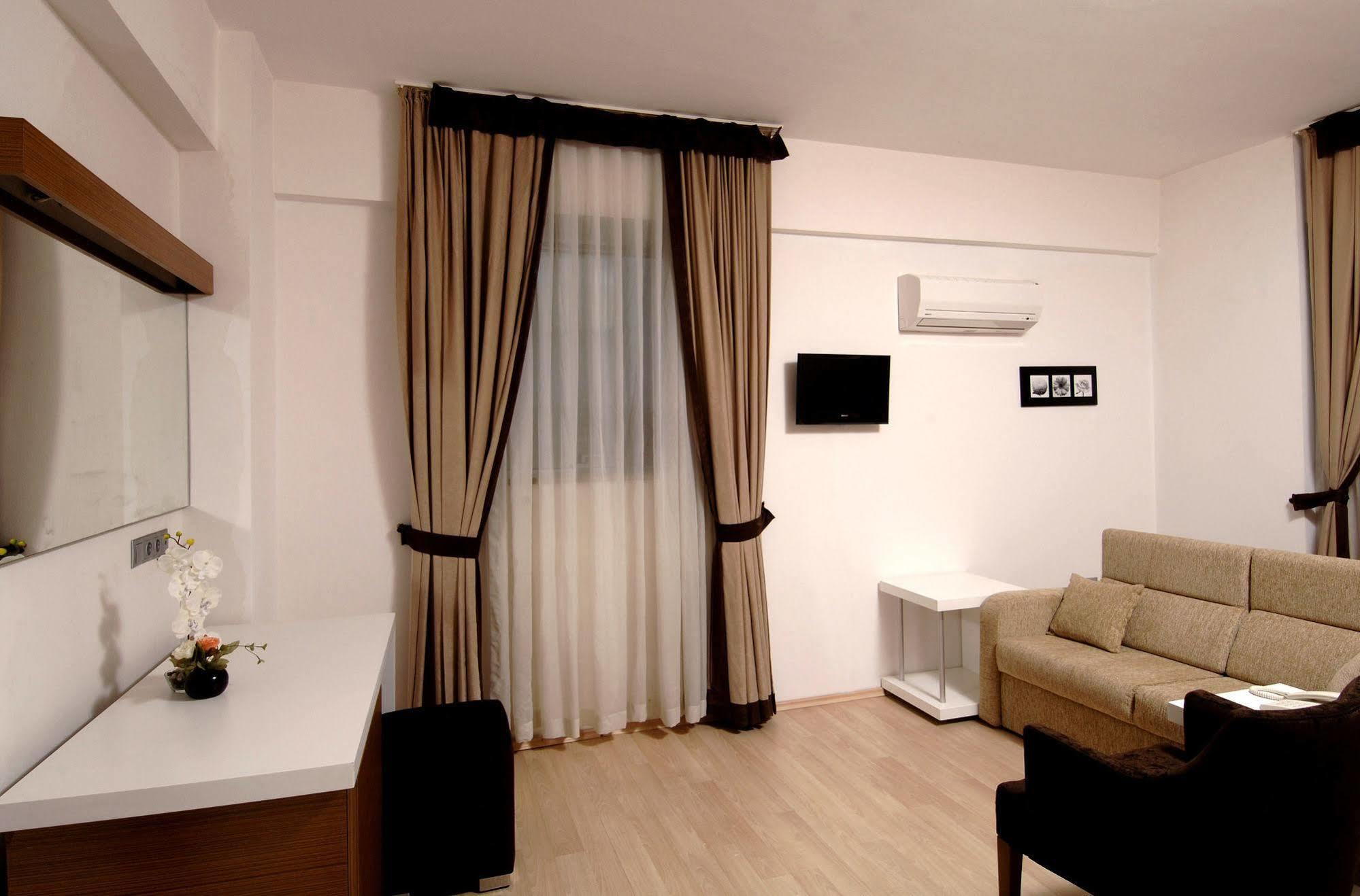 Han Hotel Otel 3*