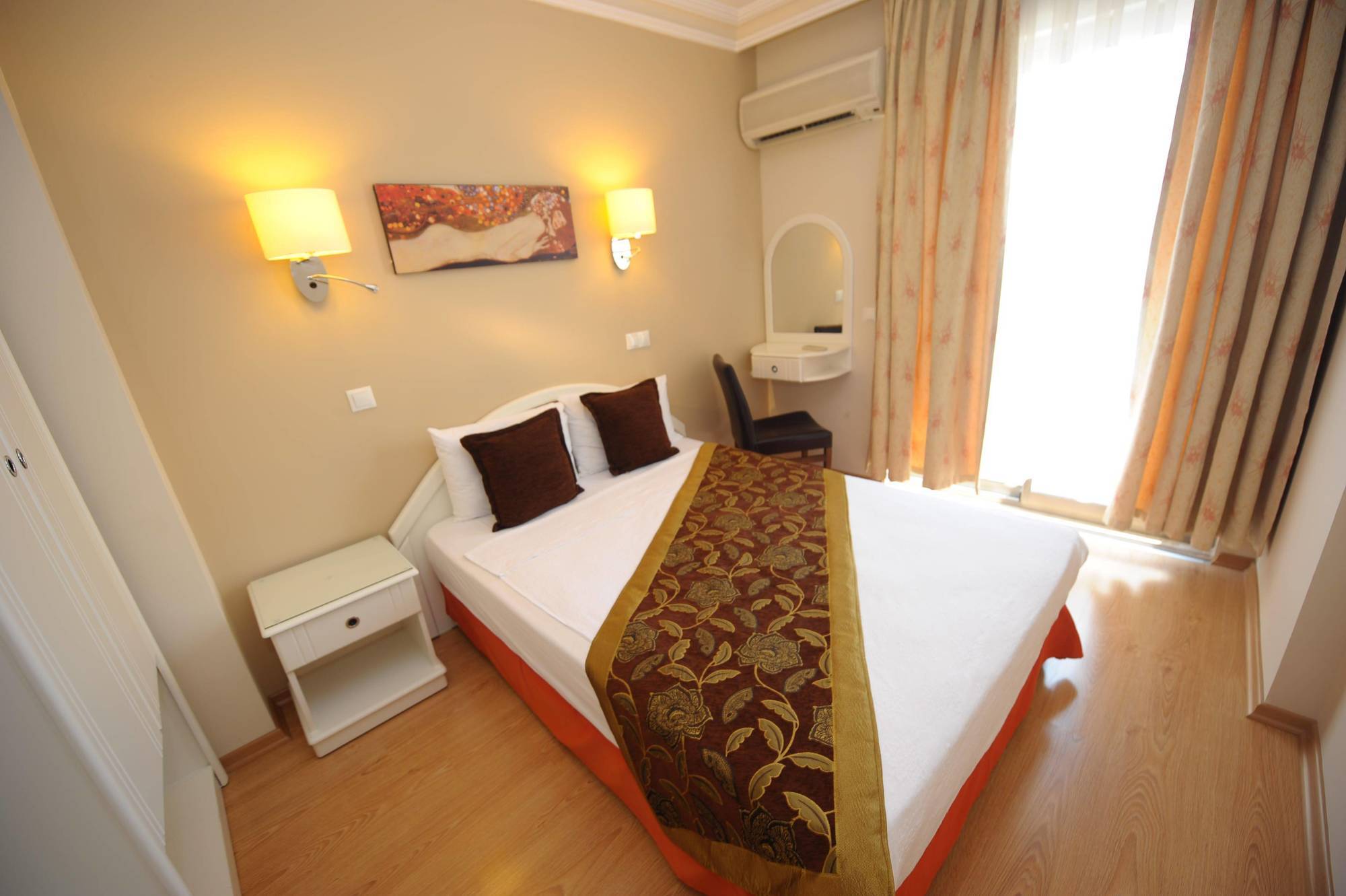 Otel Laguna