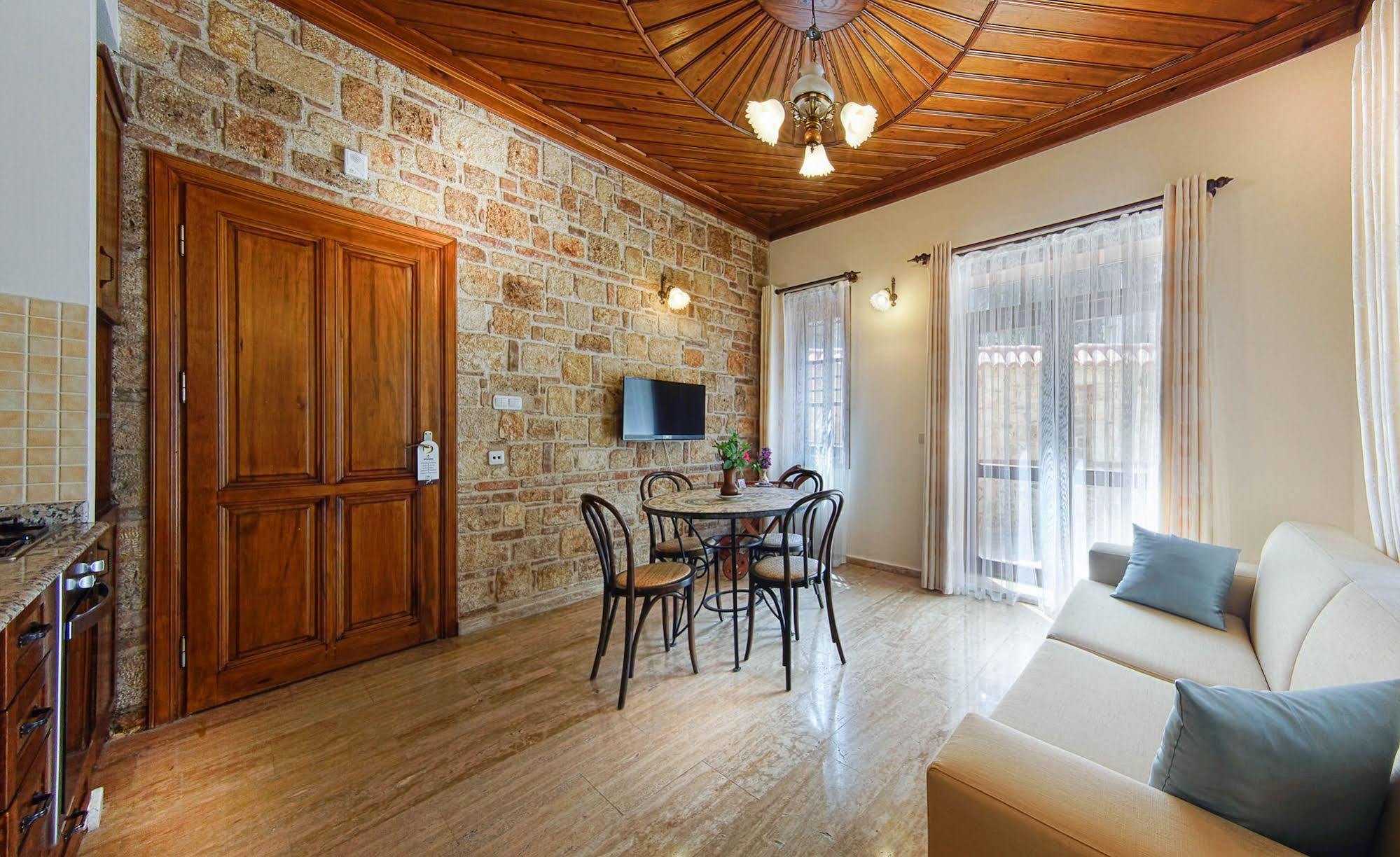 Hotel Minyon 4*