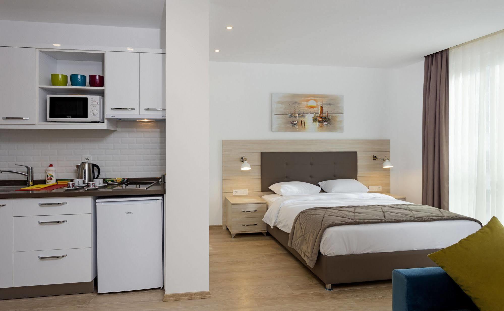 The & Aparthotel 3*