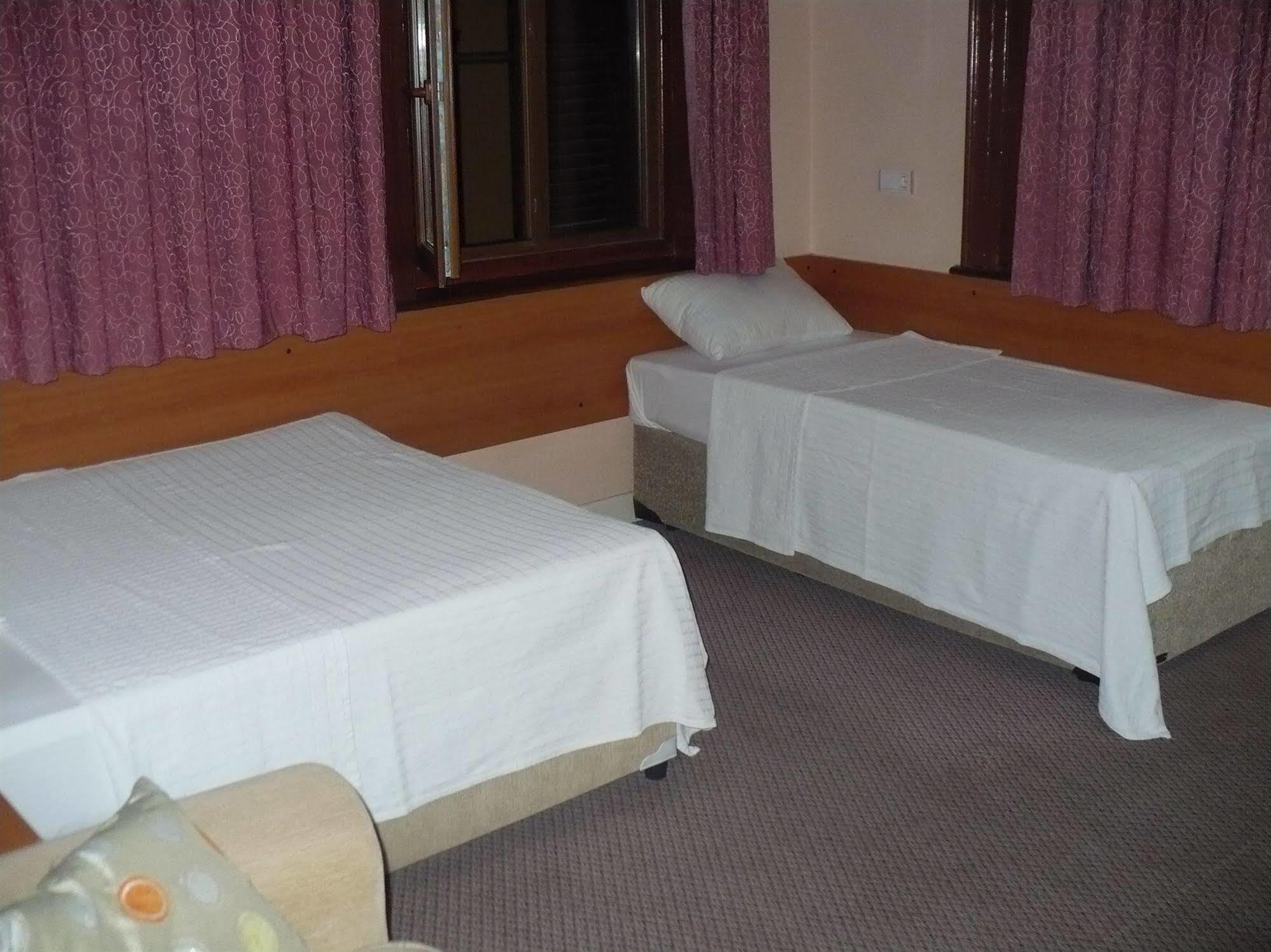 Hotel Held 2*