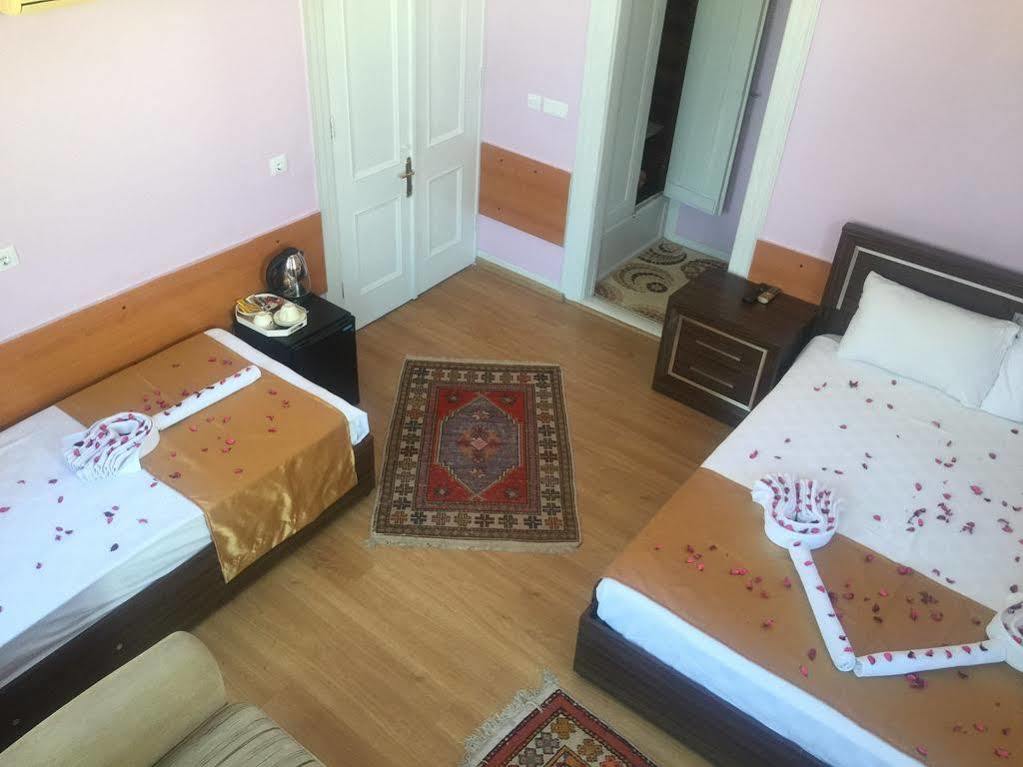 Hotel Held Antalya