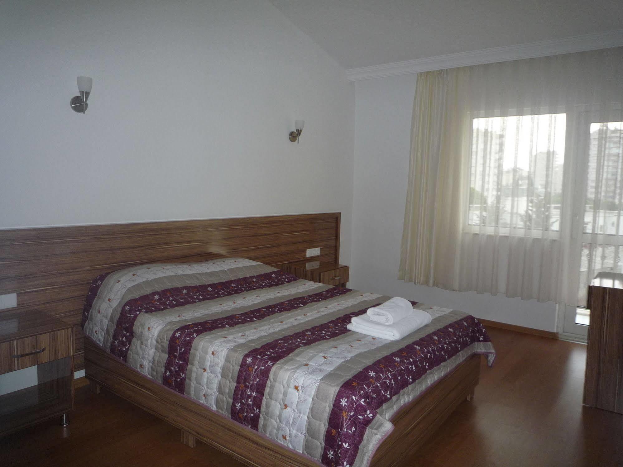 Pinus Otel 3*