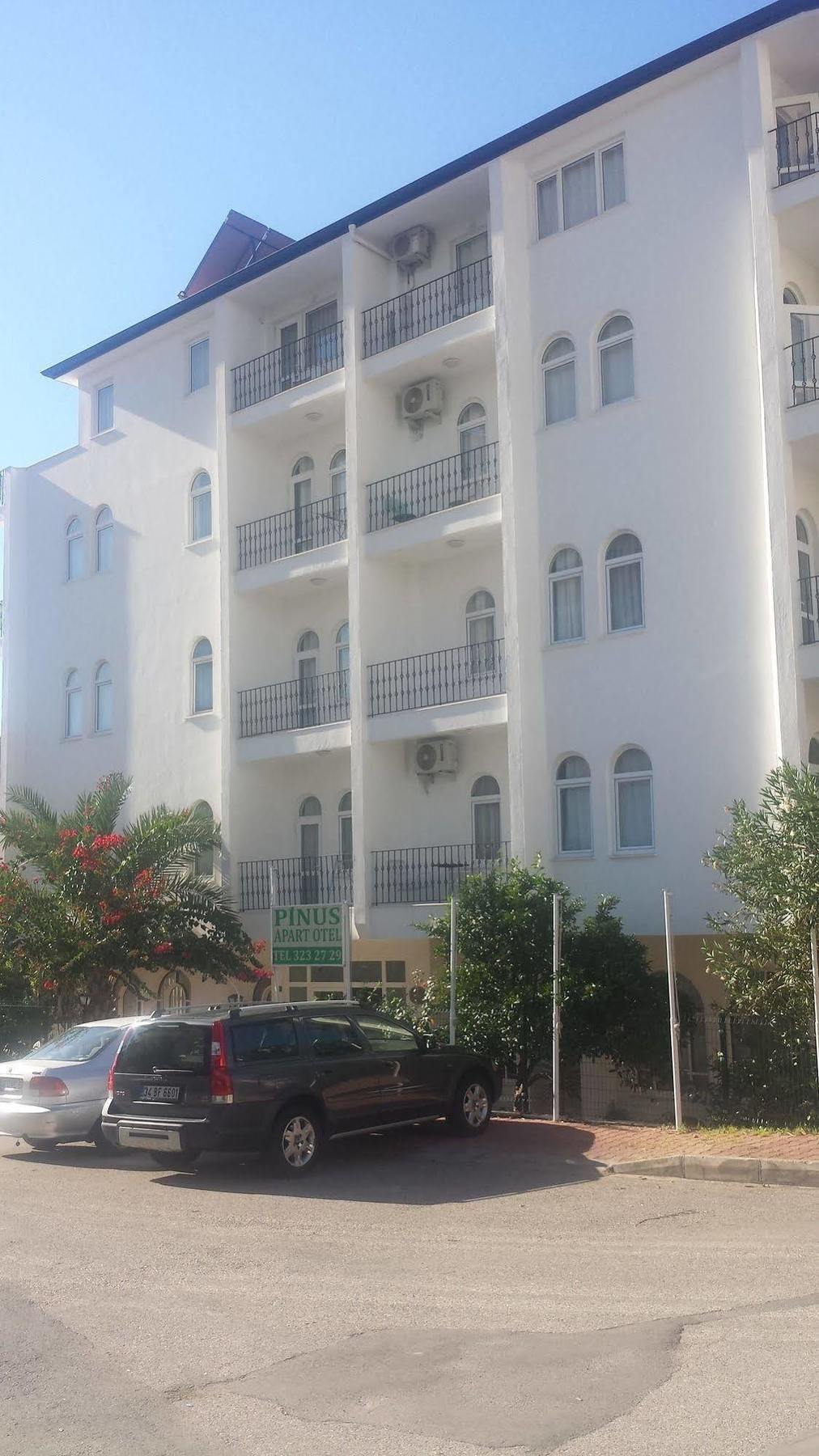 Pinus Otel