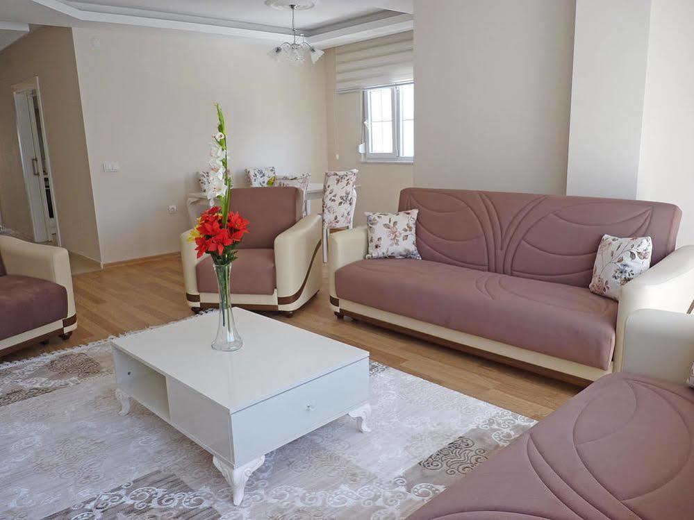 White Star Apartment *