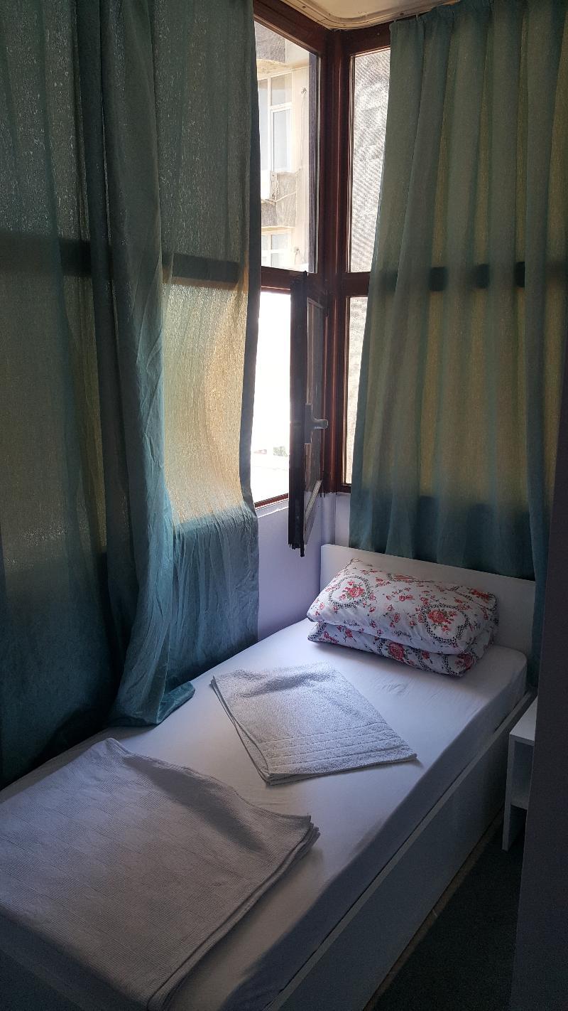 Aziz 1 Hotel