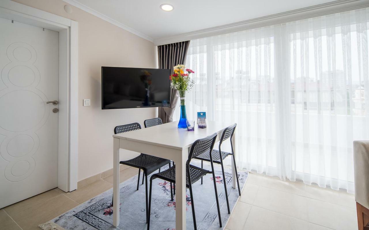 White Star Apartment *