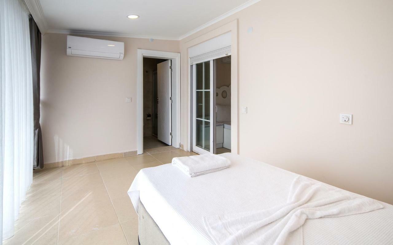 White Star Apartment