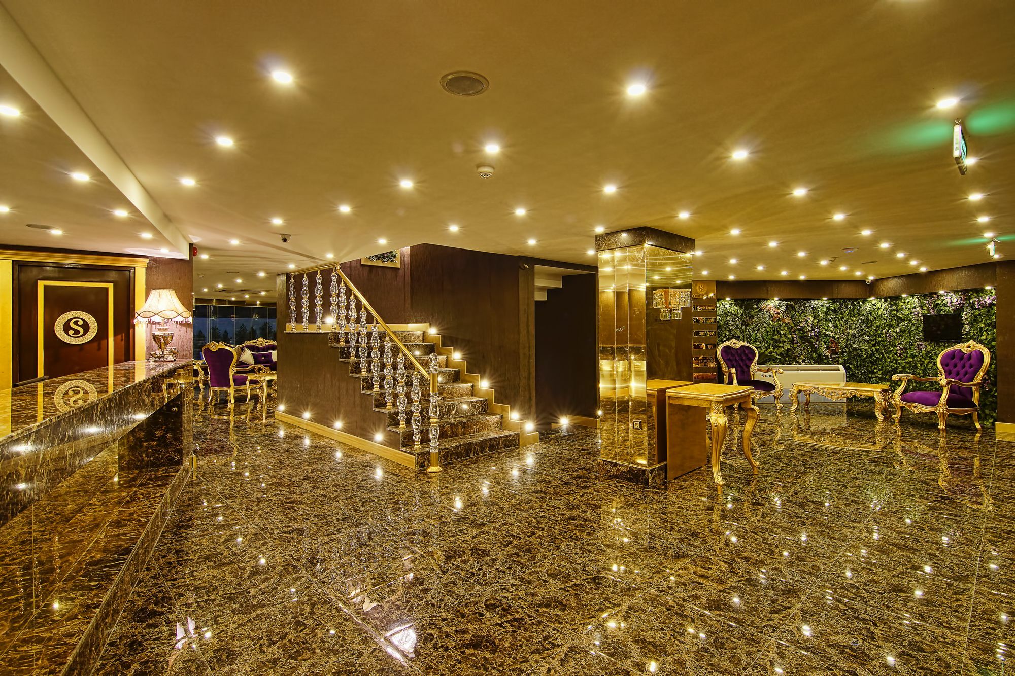 S White Hotel 3*