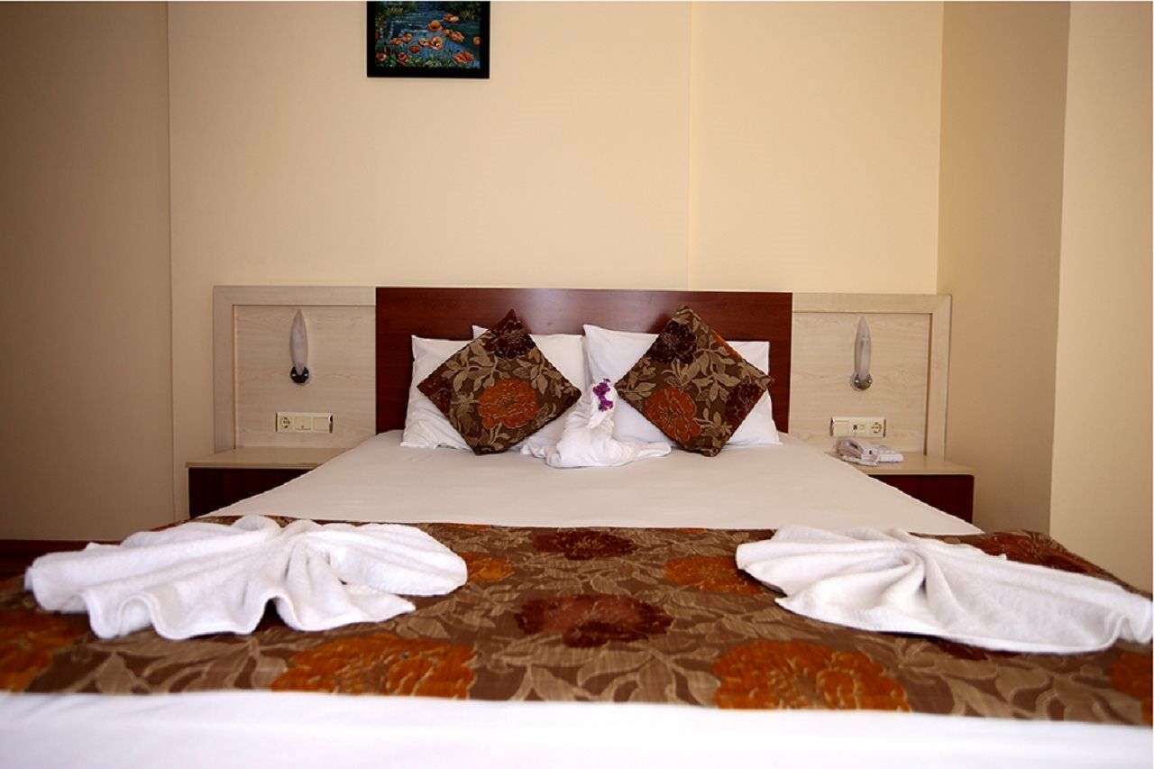 Hotel Lara Dinc 3*