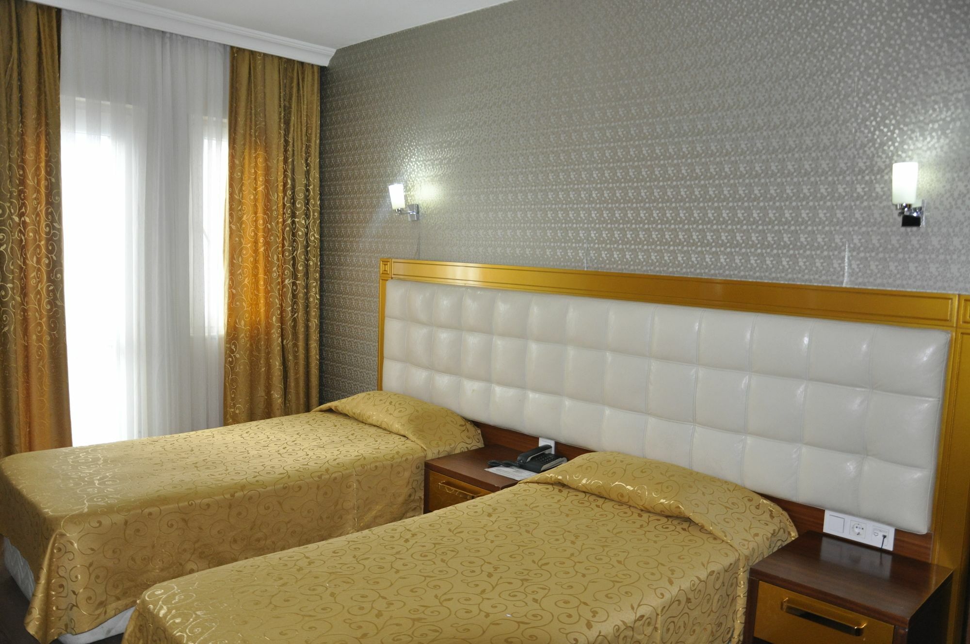 Kayalar Otel 2*