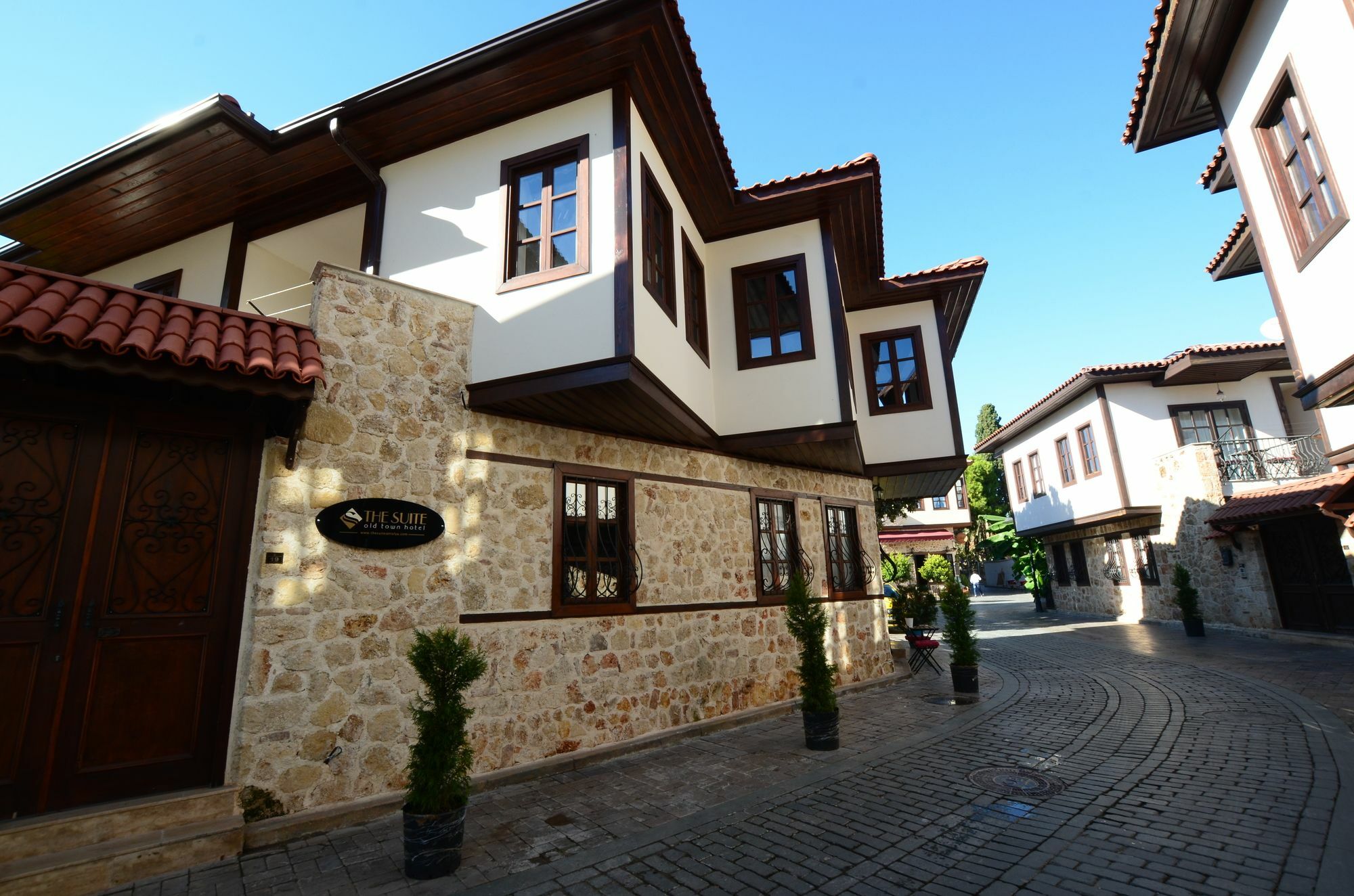 The Suite Apart Hotel 3*