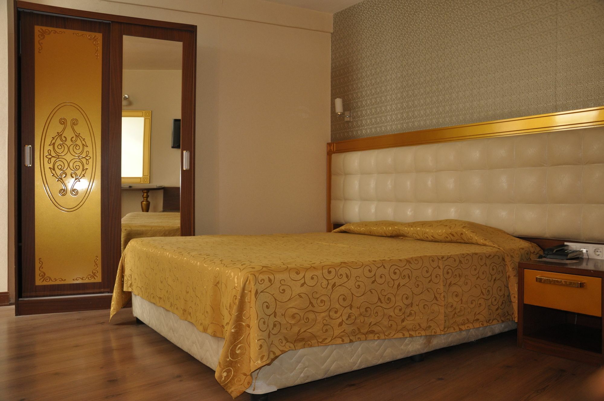 Kayalar Otel 2*