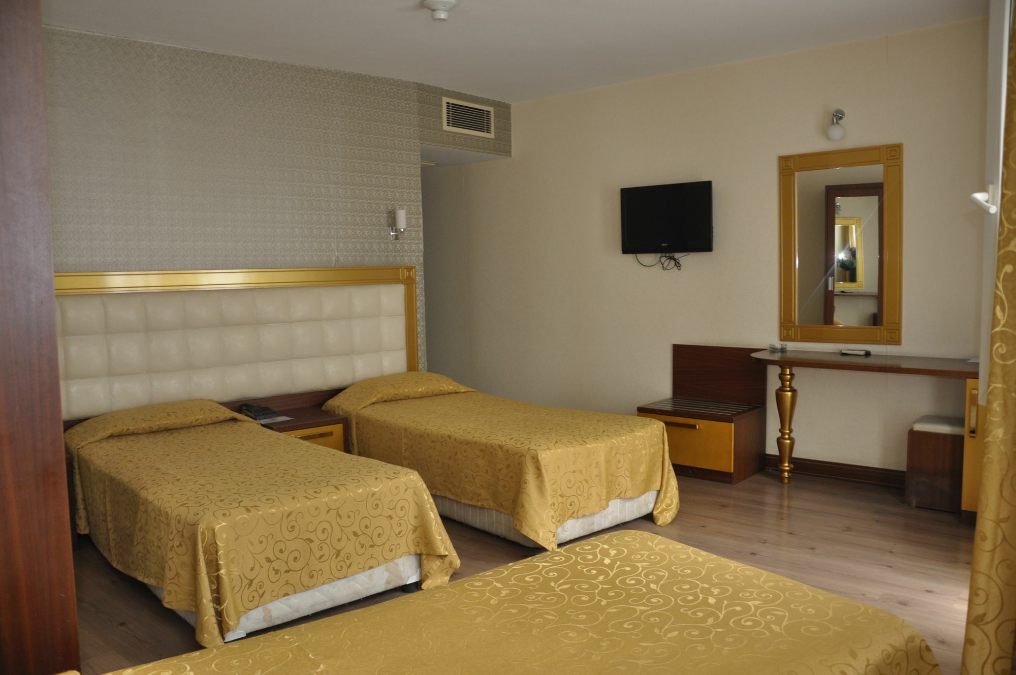 Kayalar Otel 2*