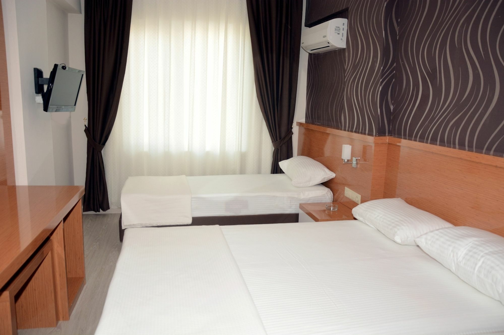 Hotel Derin 3*