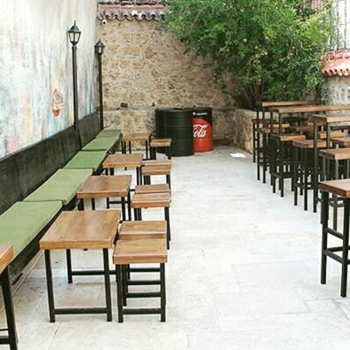 Funky Monkey Hostel&pub *