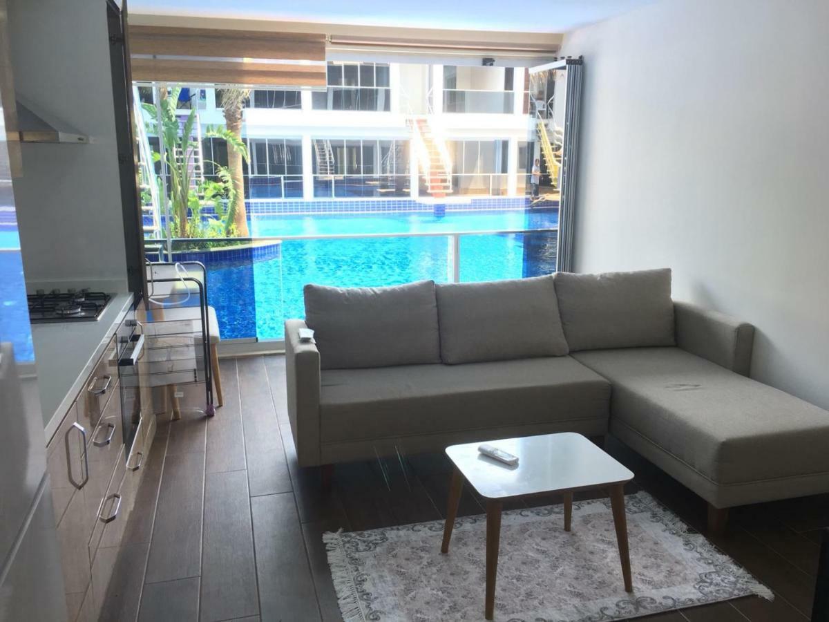 Tema Pool Lara Appartement *
