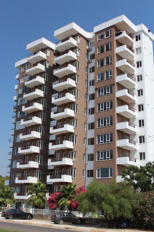 242 Gold Tower Aparthotel