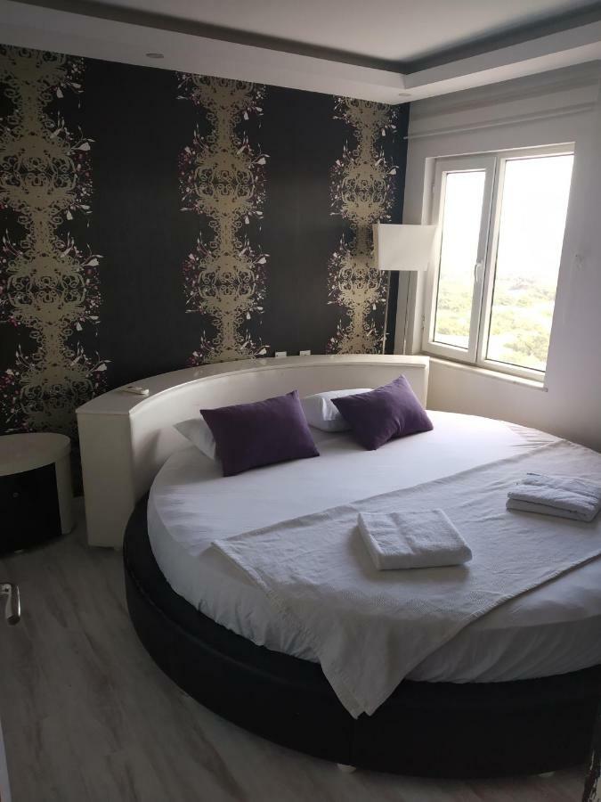 Aparthotel 242 Gold Tower