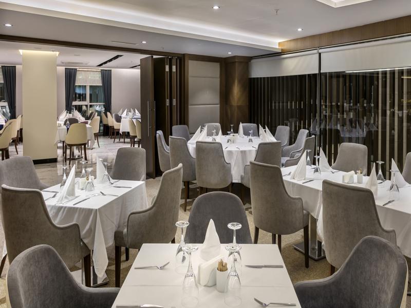 Hotel B Business & 5*
