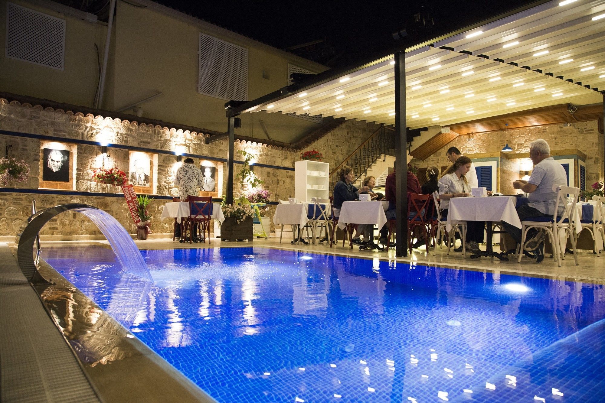 Hotel Kervan 2*