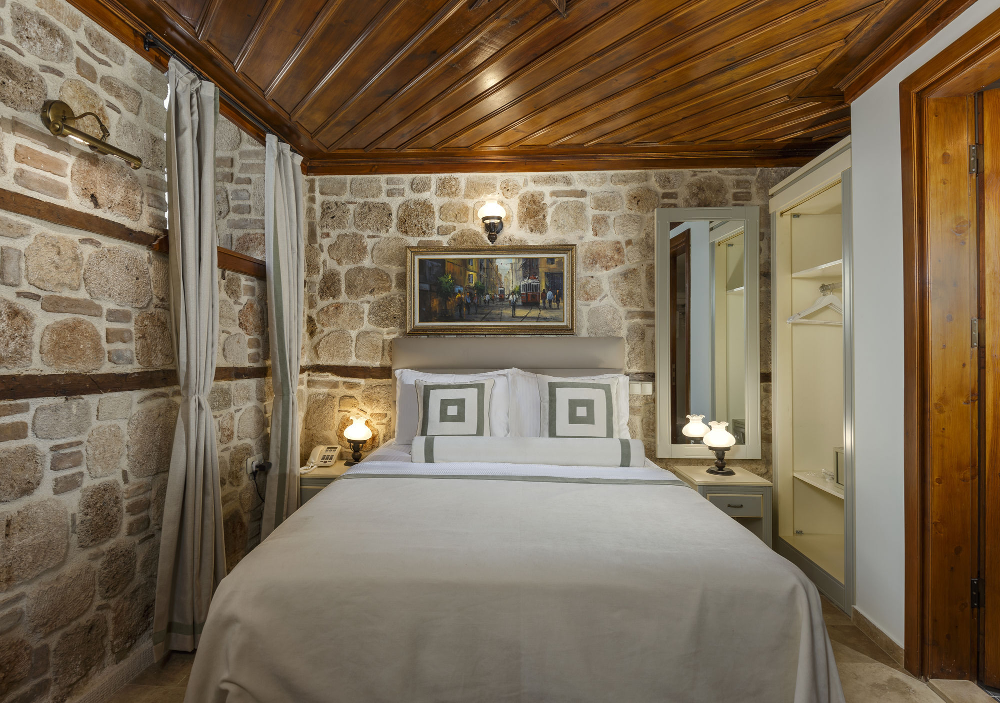 1207 Hotel 3*