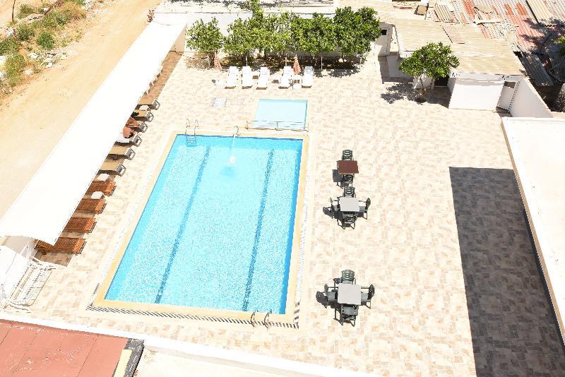 Otel Demirci