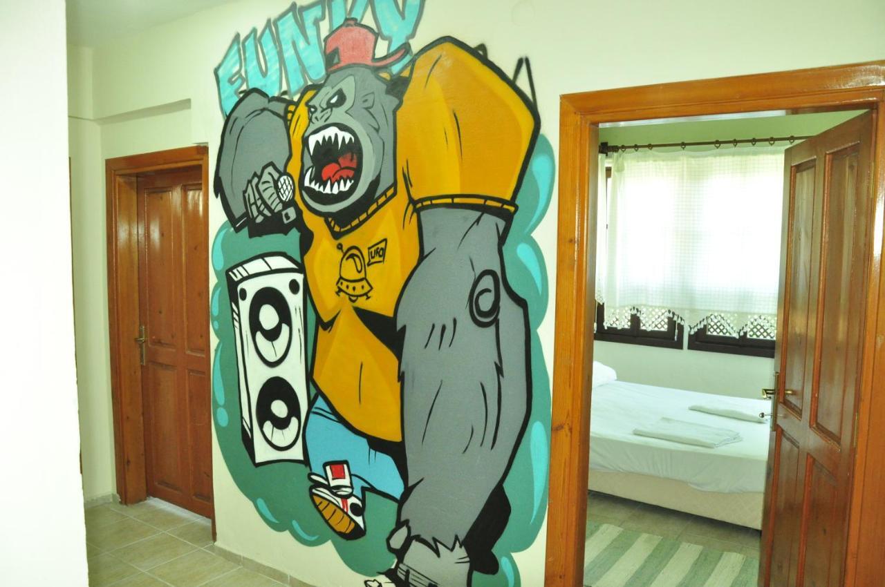 Funky Monkey Hostel&pub * Antalya