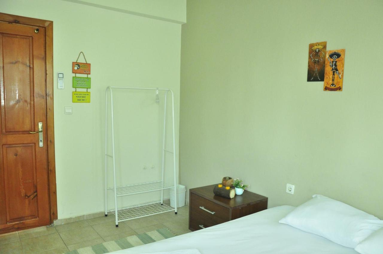 Funky Monkey Hostel&pub Hostel *