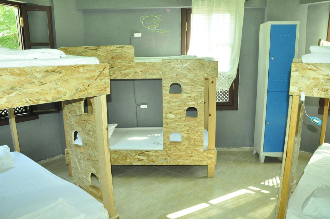 Funky Monkey Hostel&pub Hostel *