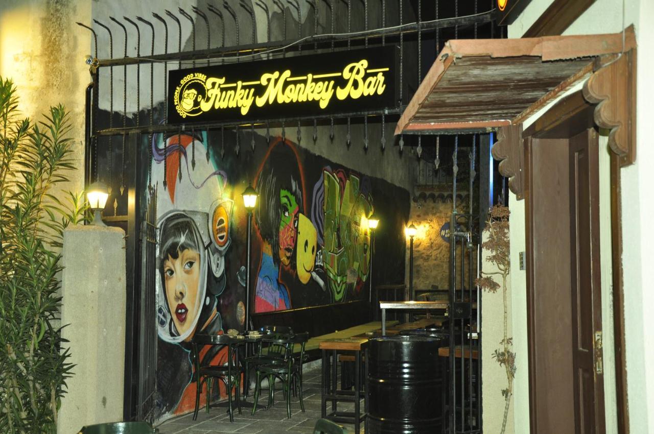 Hostel Funky Monkey Hostel&pub *