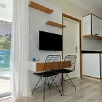 Lisva Hotel