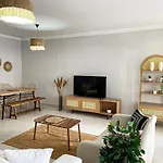 Central Location , Modern Family Apartment , Near Sea