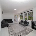 Serene House With Sea View And Garden In Muratpasa